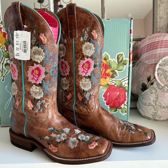 NIB Macie Bean Roper Floral Embroidered 13" Honey Bunch Western Cowboy Boots 9.5 - Picture 3 of 9